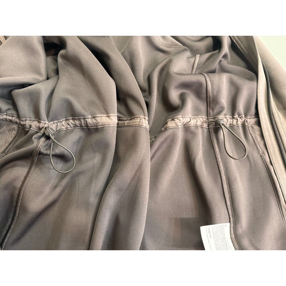 Lululemon Softstreme Cinch Waist full zip jacket Espresso light brown Sz M - Picture 8 of 11